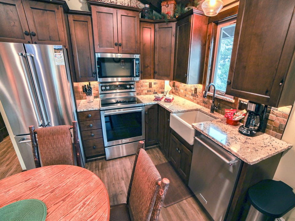 Full Kitchen