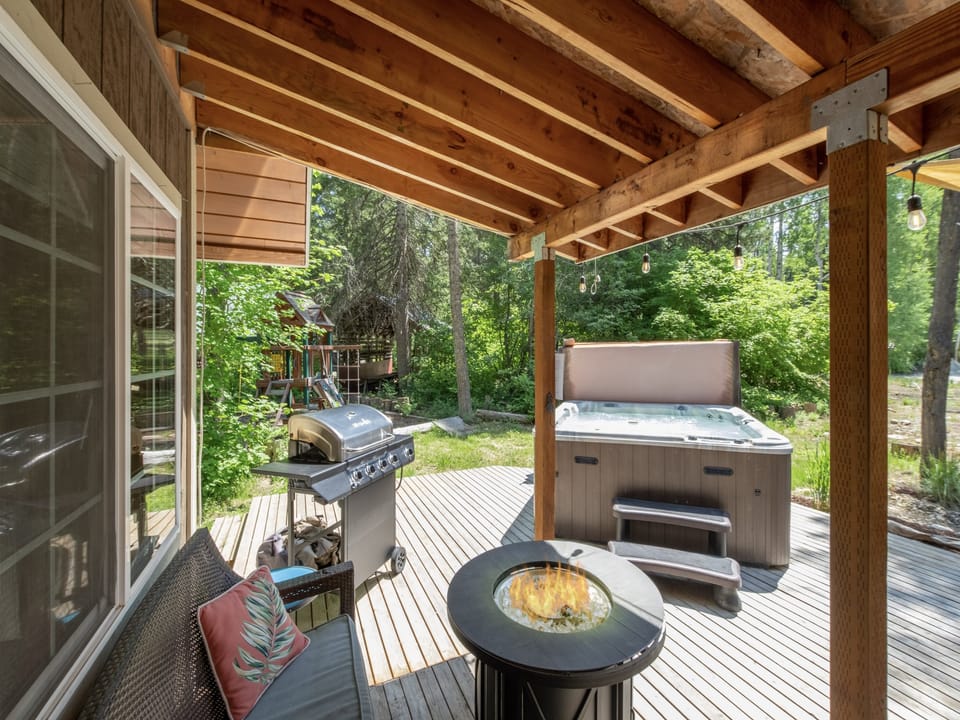 Relax on the porch with the propane firepit