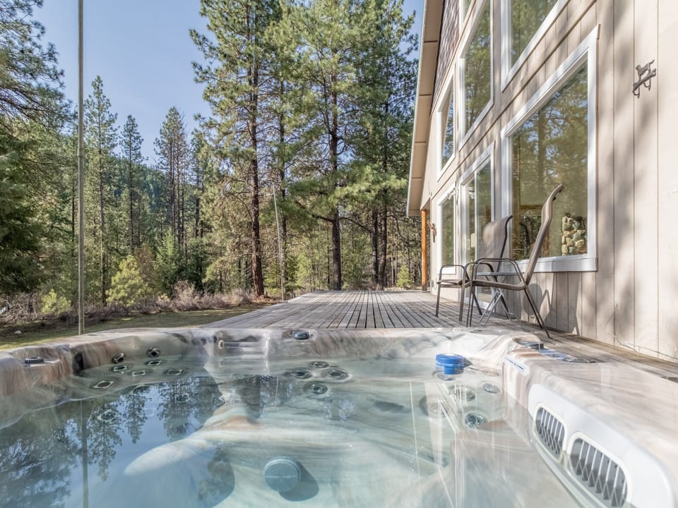 Private hot tub under the stars