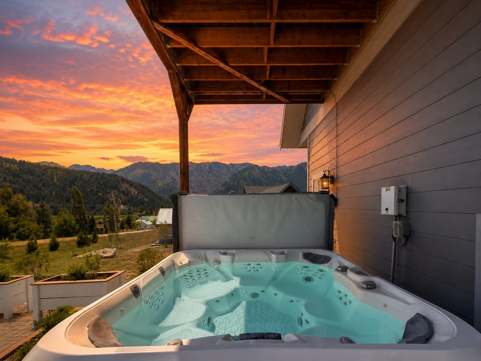 Private Hot Tub at the Berg Haus