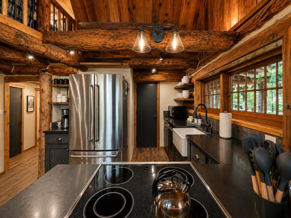 NW Comfy Cabins-Guten Cabin Kitchen