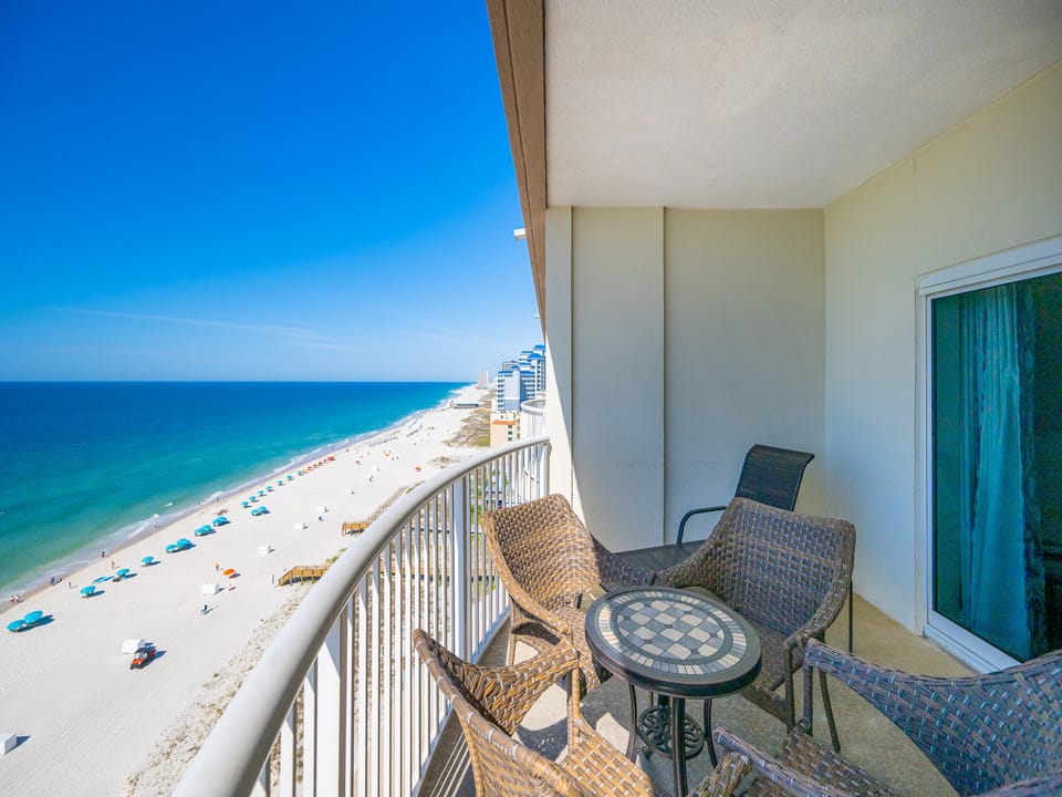 Royal Palms 1404-5
