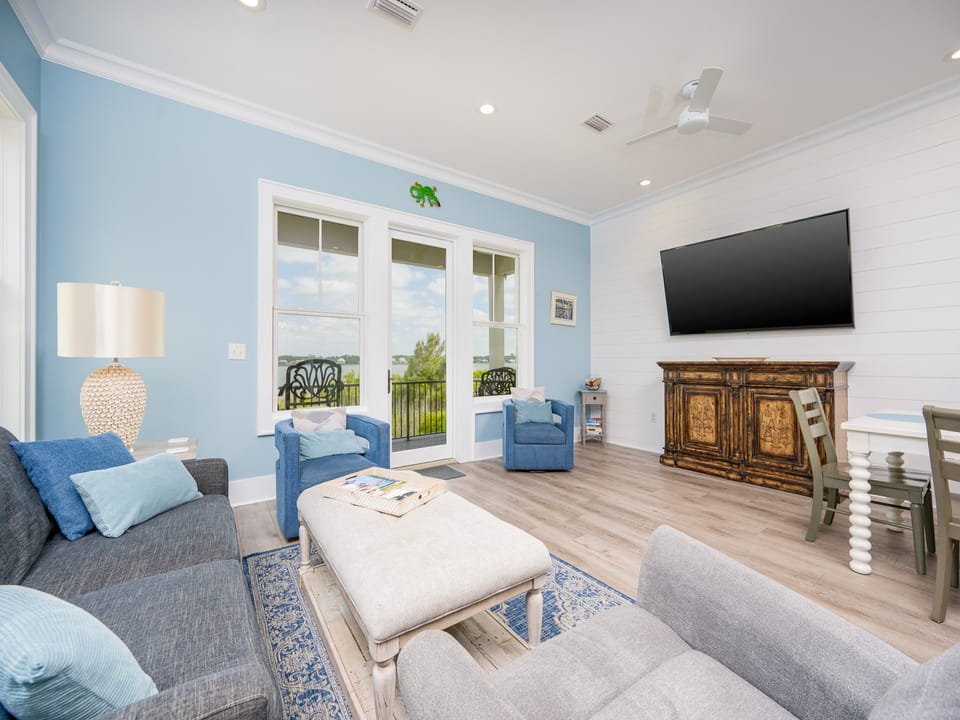 West Side Cottage U-08