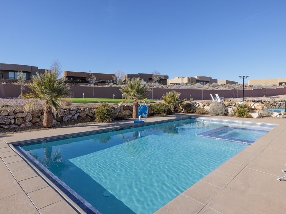 Private Pool and Hottub
