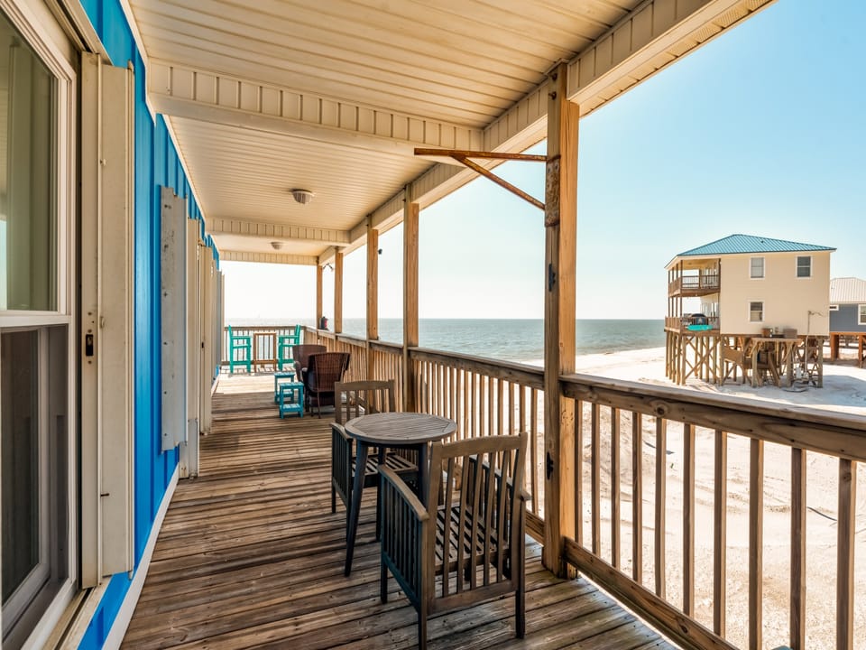 Blue Sky Breeze Covered Outdoor Living Area with Gulf View
