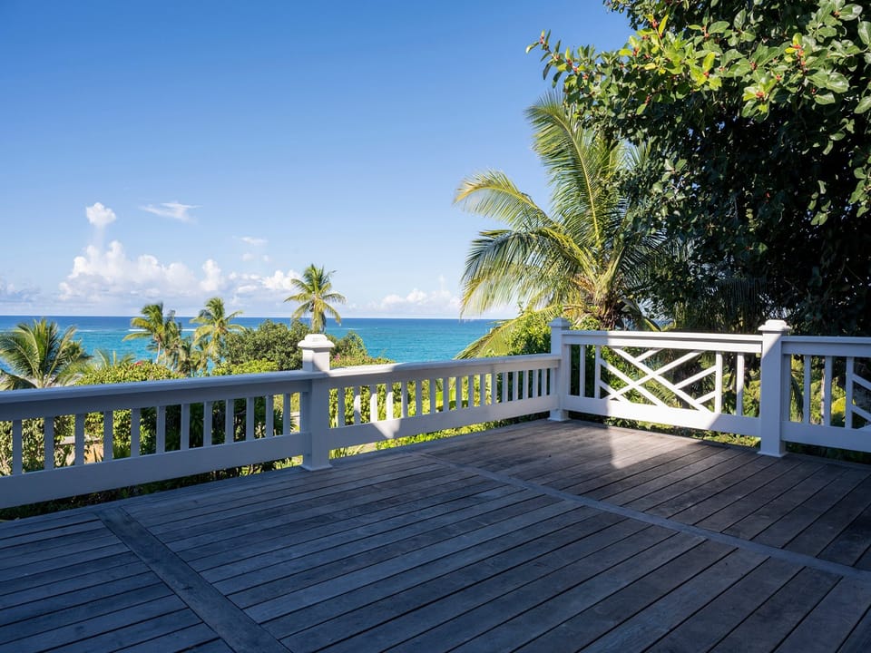 Side Deck, ocean everywhere you look