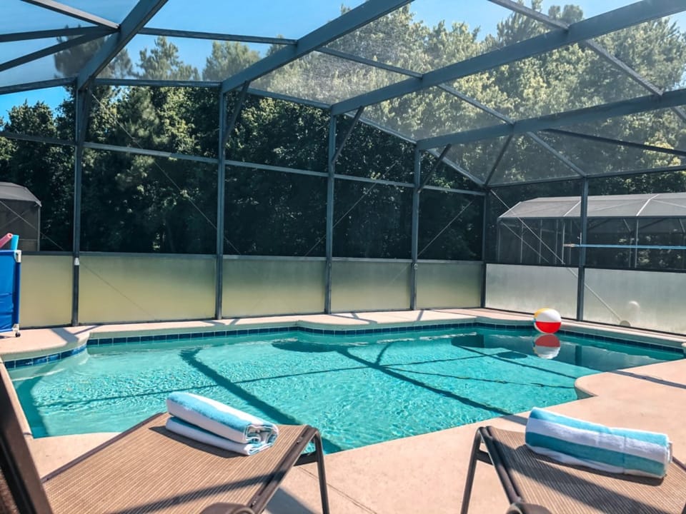 Pool and conservation views!