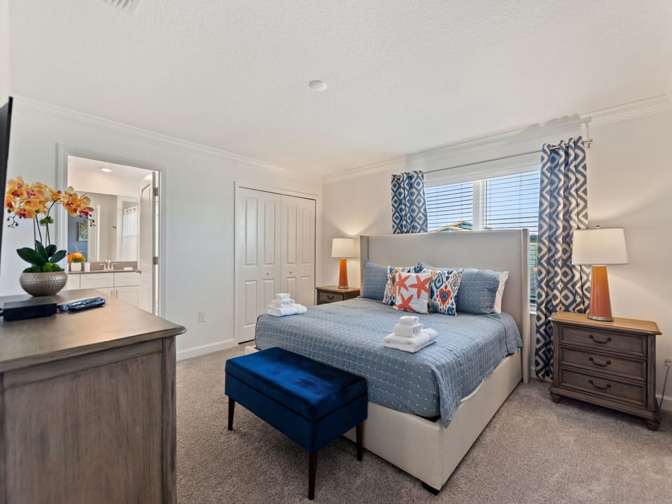 ‘Tranquility’ – Opulent Bedroom with a queen bed and adjacent bathroom