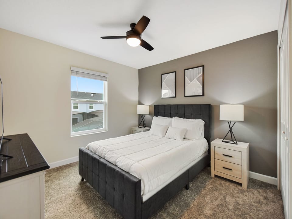 Queen Bedroom