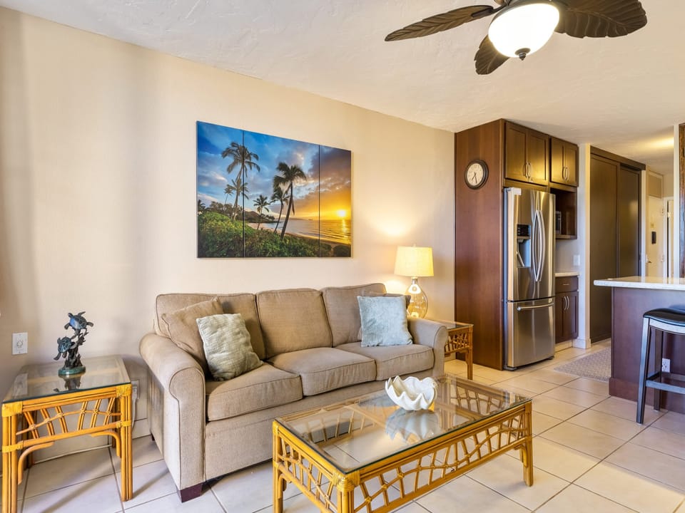 Living room with Hawaii features