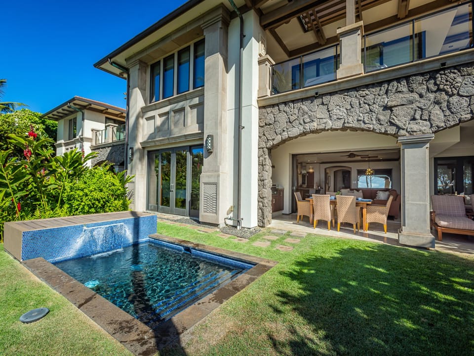 This ground floor unit makes it convenient for pool access
