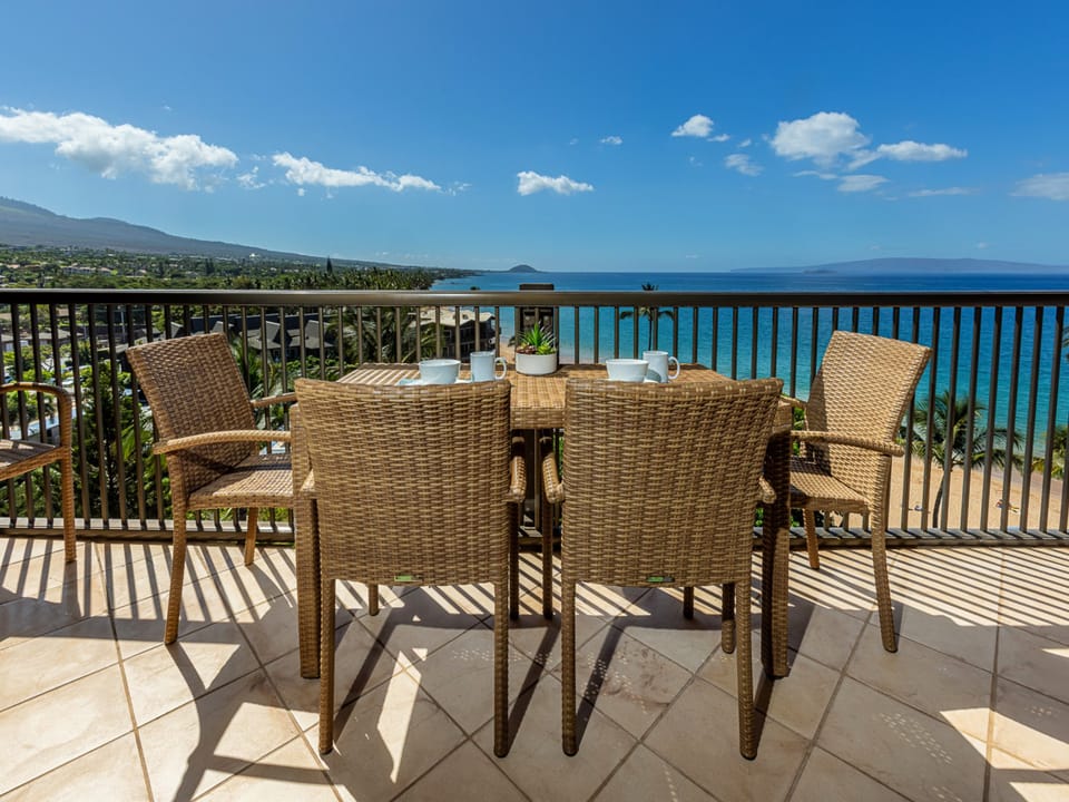 Beautiful mountain view from the lanai