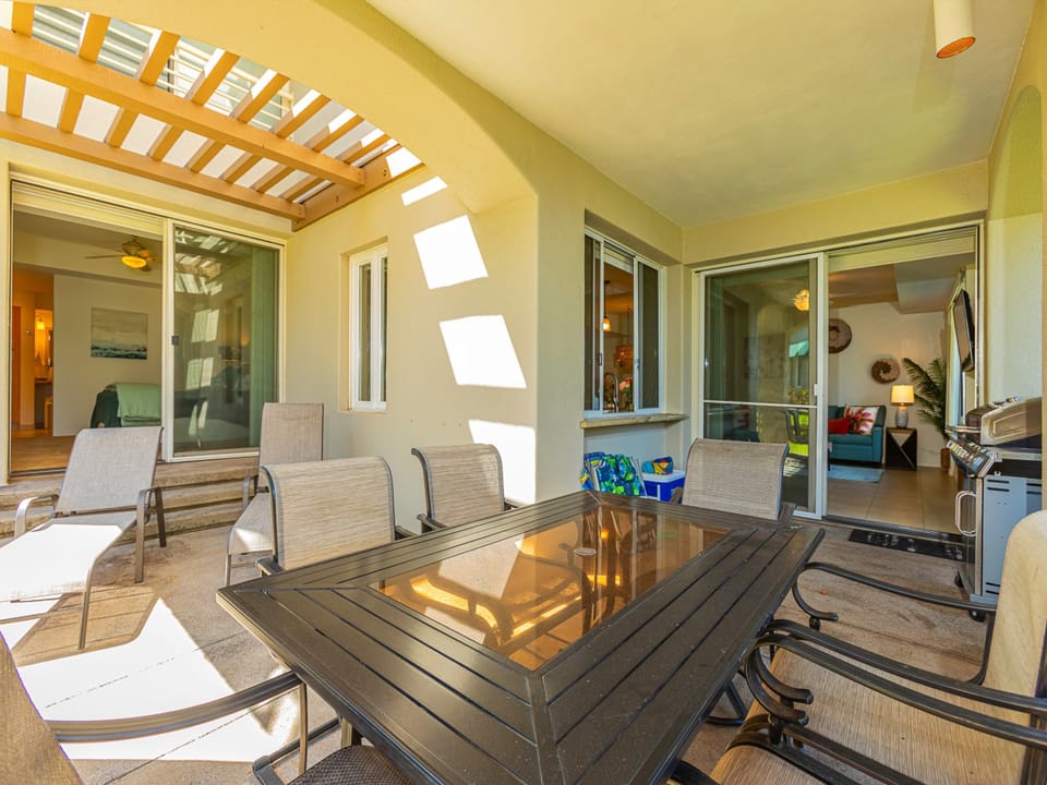 Seamless entry from the private lanai