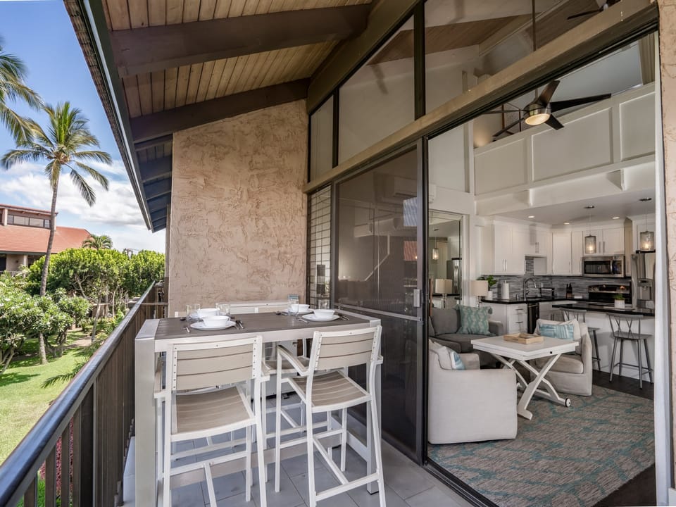 Easy entry from the lanai to the living room