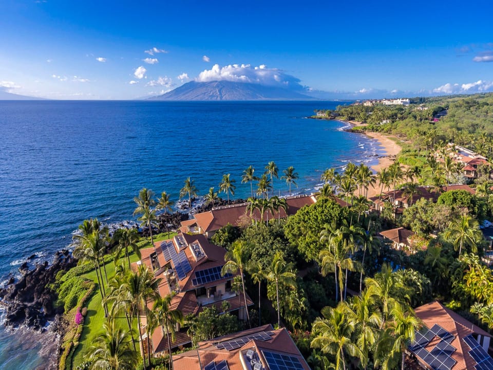 Tropical paradise awaits you and your O'hana!