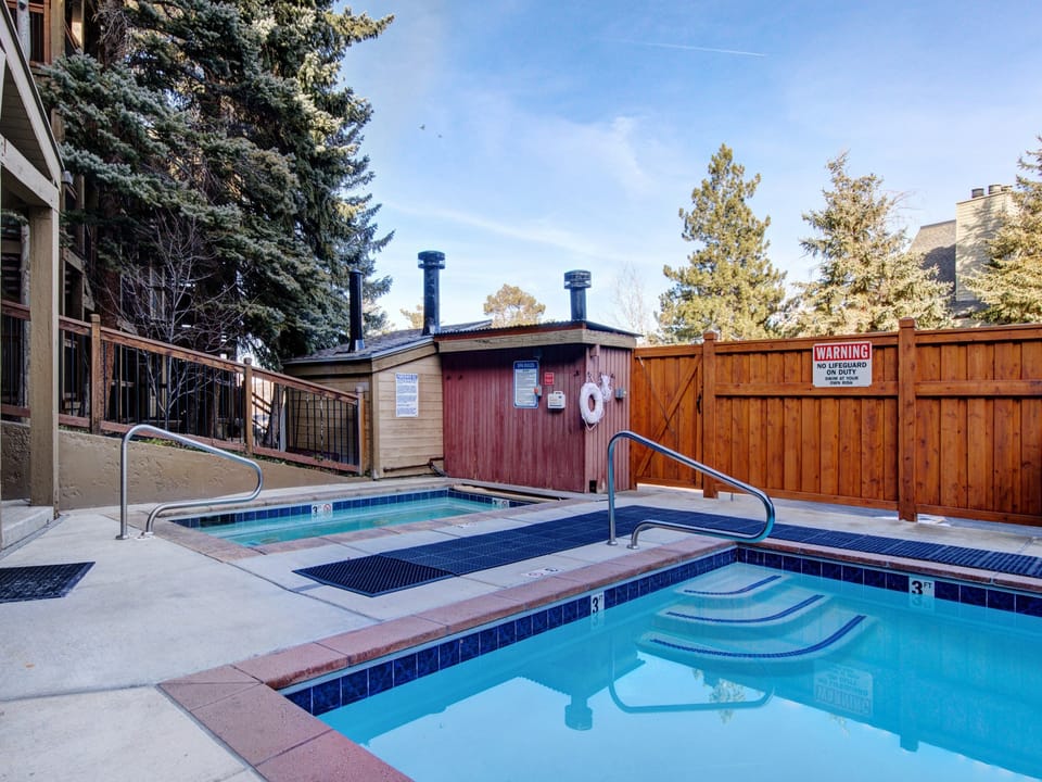 The Snowcrest pool and hot tub.