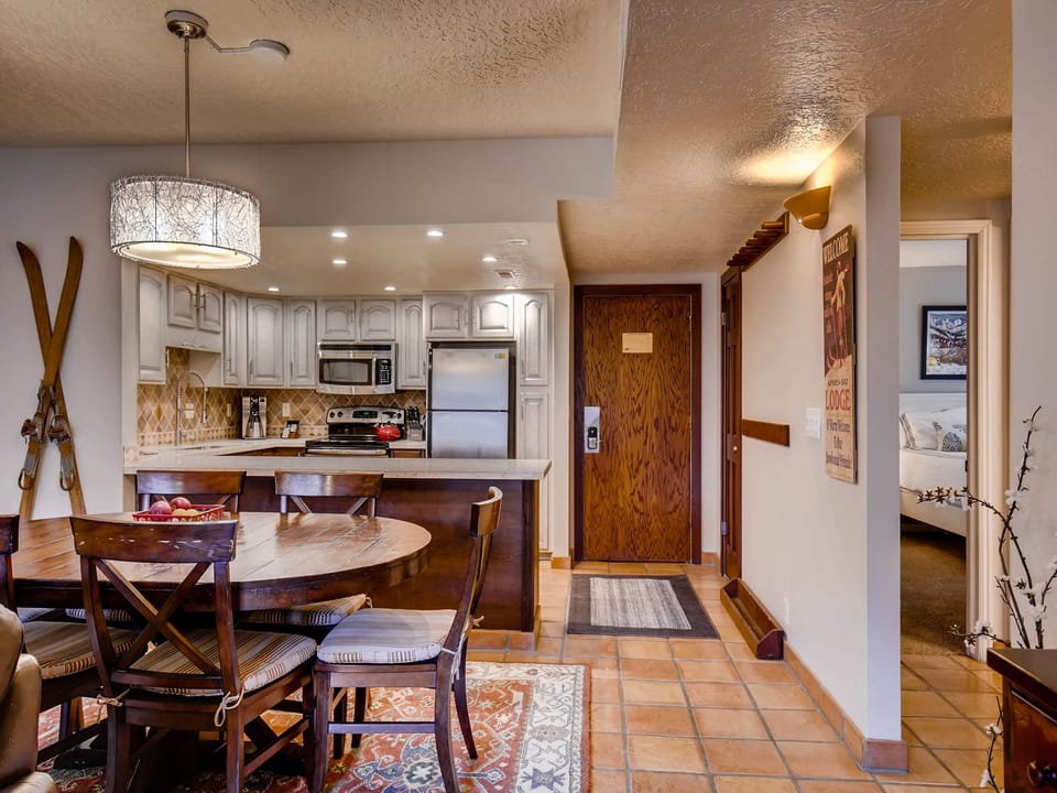 Elegant open kitchen dining space - Park City Lodging-Park Station 140-Dining Room