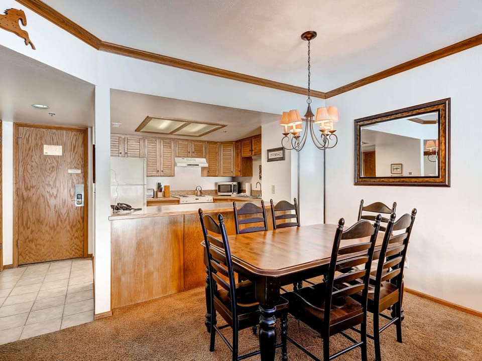 Dining table seating 6 - Park City Lodging-Park Station 218-Dining Room
