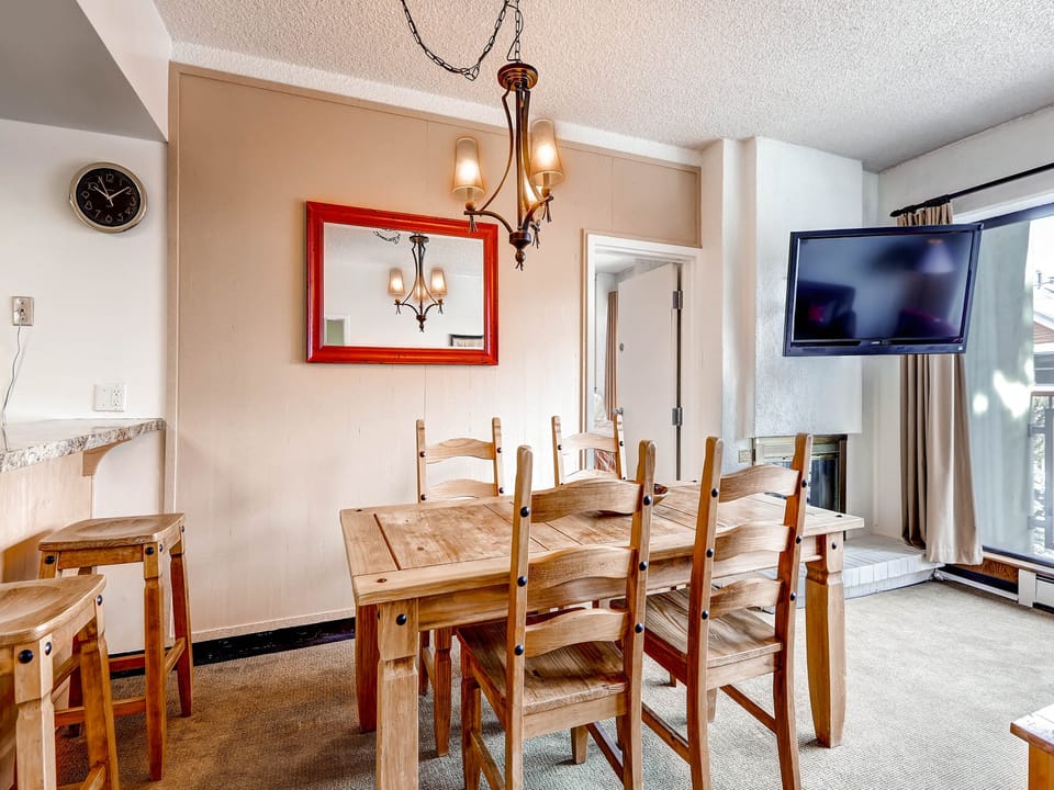 Dining table seating 4 - Park City Lodging-113 Edelweiss