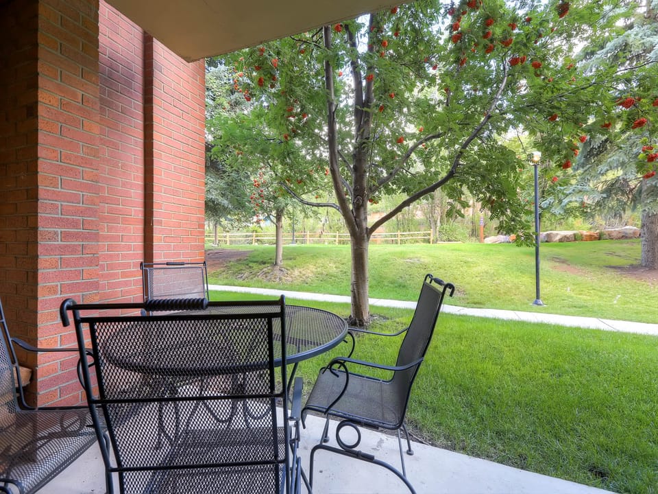Park City Lodging-Park Station 216-Patio