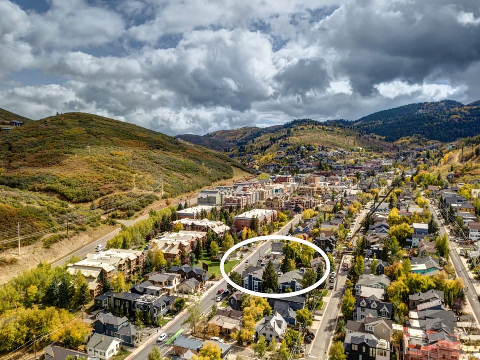 Old Town Retreat is a short walk to the Town Lift and Historic Main Street.