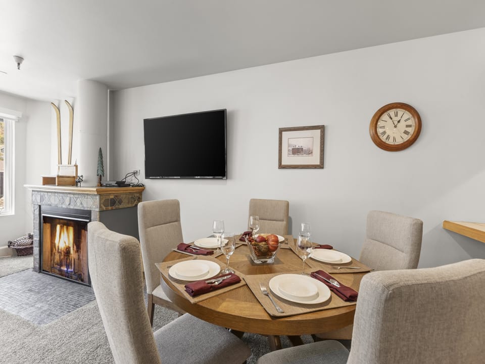 The dining area with seating for 5 guests.