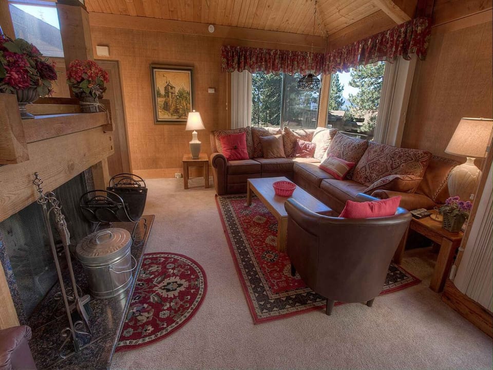 Professionally managed by Lake Tahoe Accommodations.