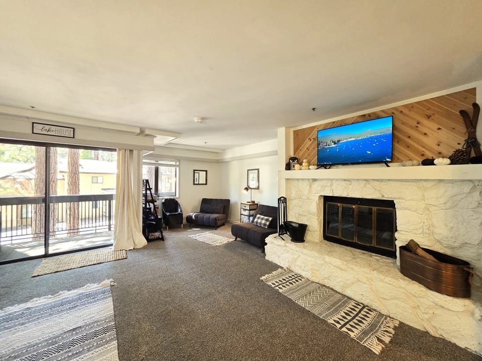 Main Level - Living Room