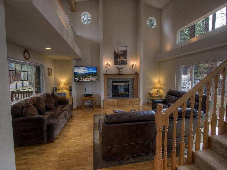 Professionally managed by Lake Tahoe Accommodations.