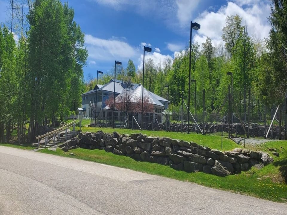 Showing the tennis courts