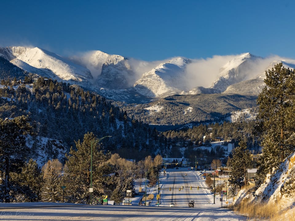 Historical Crocker Rancy-Coach House  - The mountains as seen driving into Estes