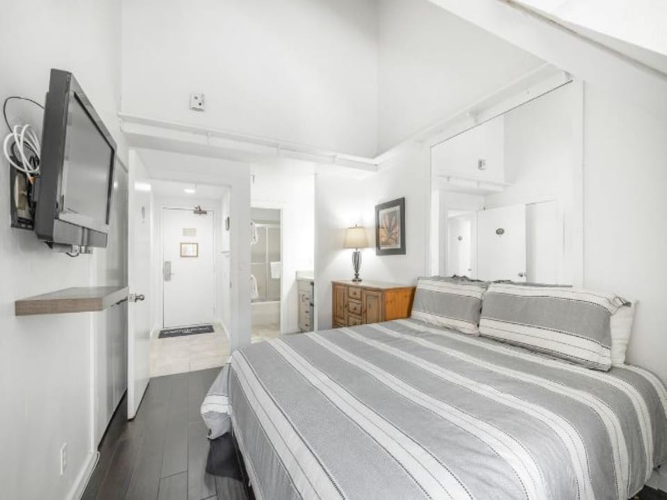 Lodge at Mountain Village 303