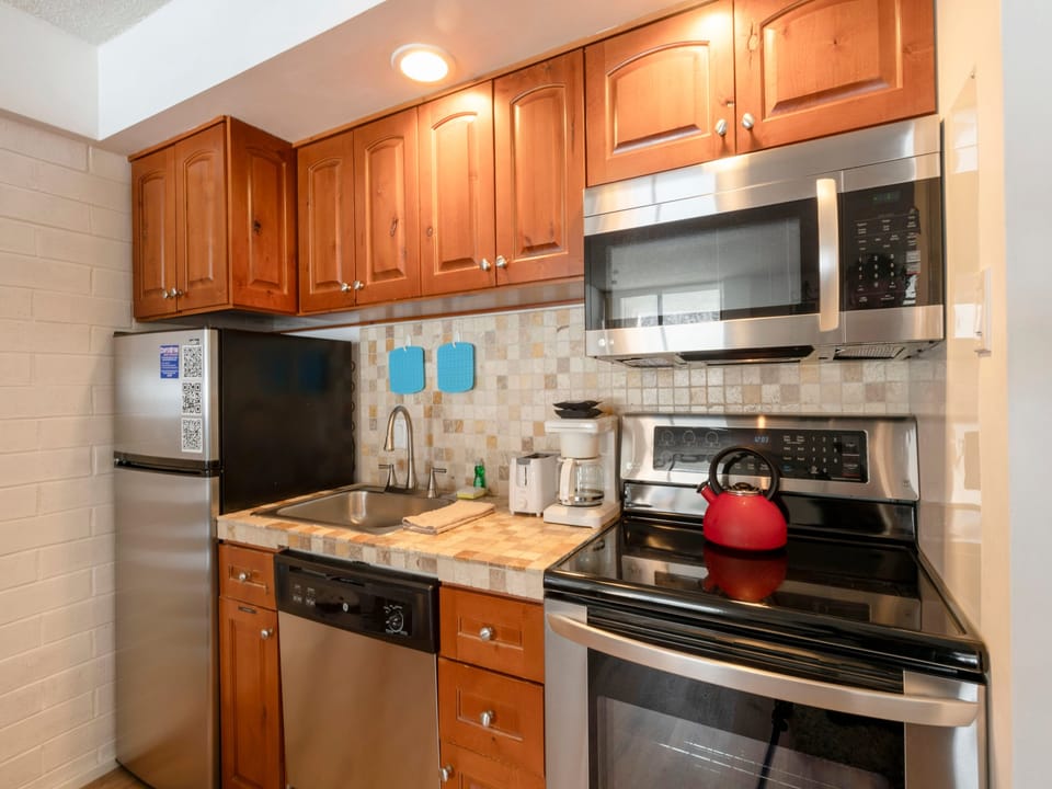 Park Avenue 1Bdrm/1Bathrm Silver - Kitchen