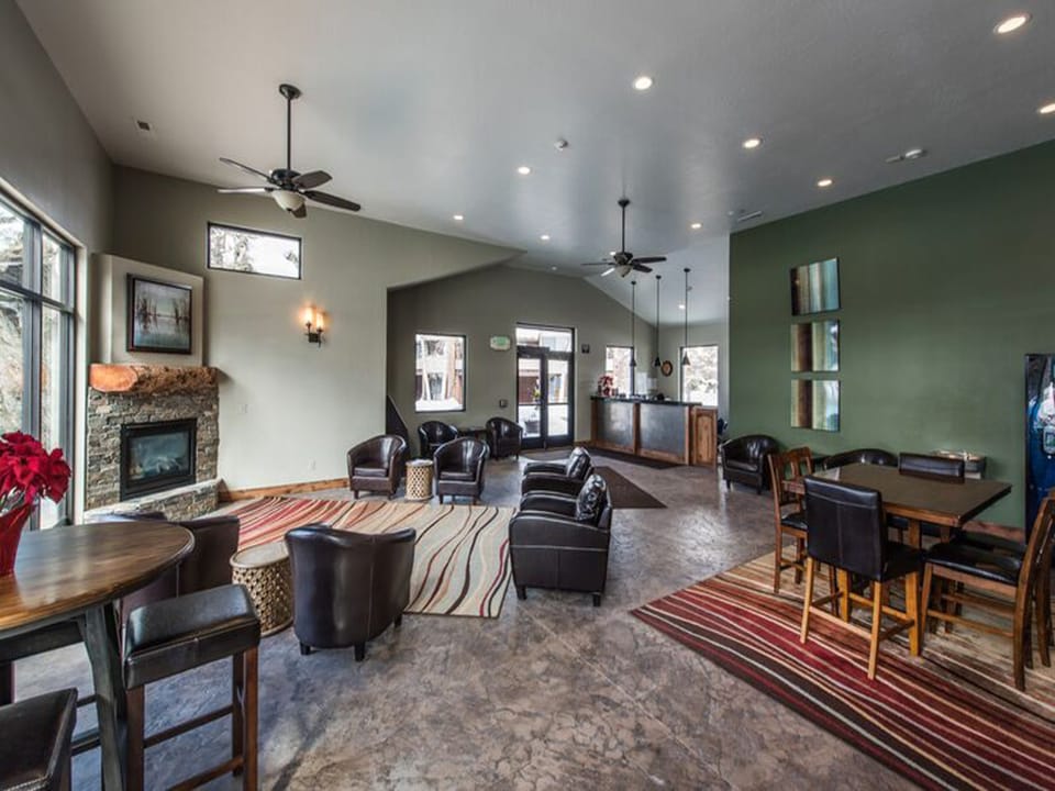 Park Avenue Condos Clubhouse