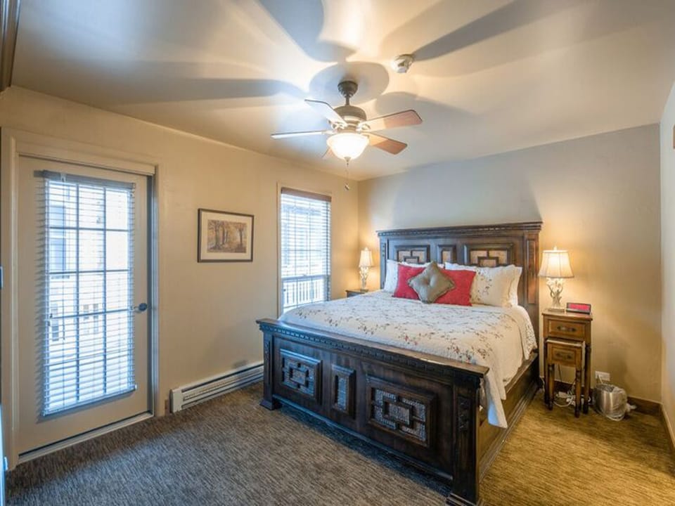 ParkCityResortLodging-ResortPlaza5009
