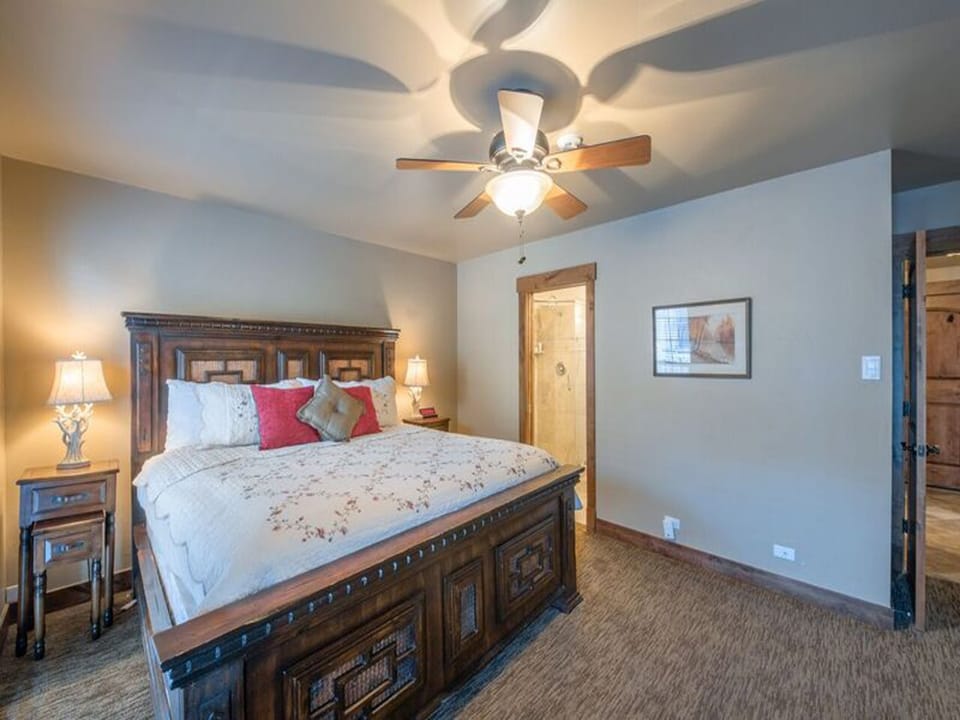 ParkCityResortLodging-ResortPlaza5009