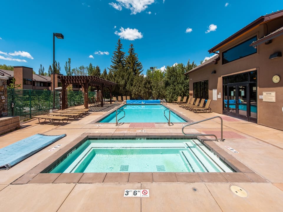 PA267.17.pool