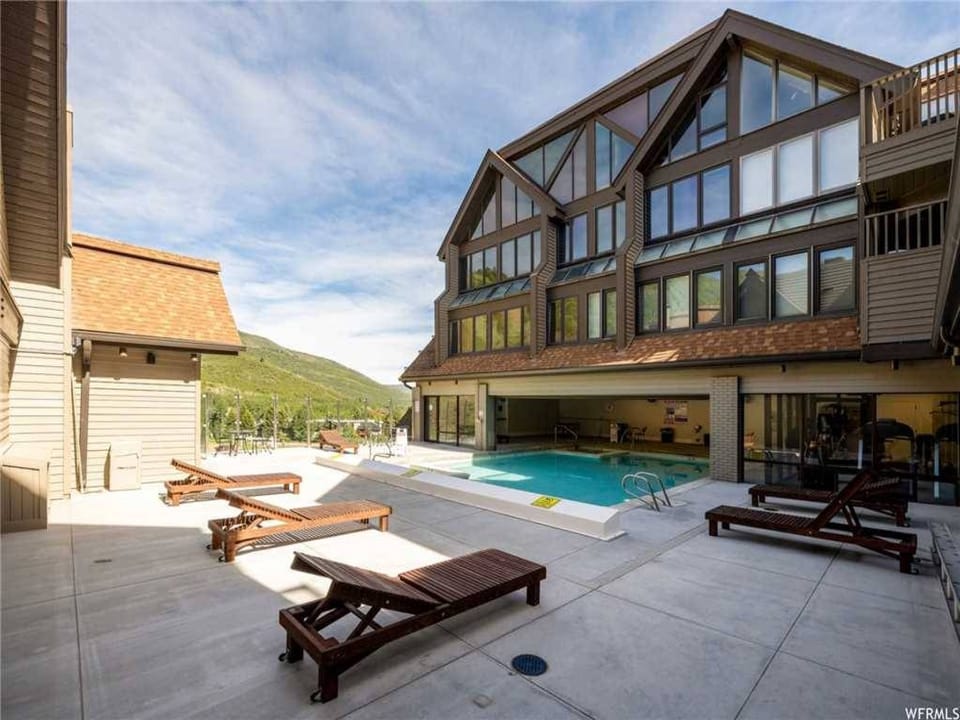 Park City Lodging - Resort Plaza pool