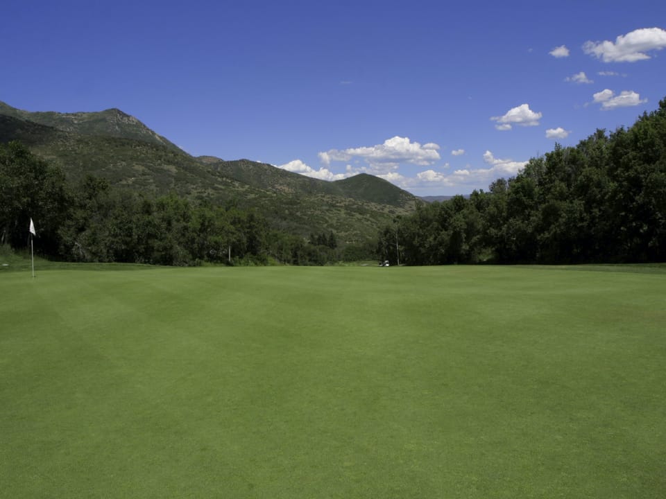 Vacation right on a golf course