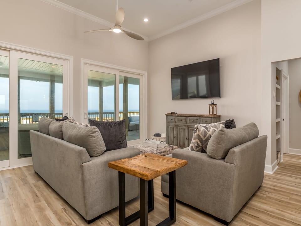 Bayfront Living Room Until NexTime