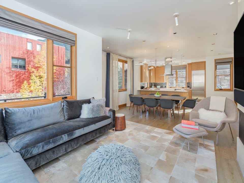 Ironwood A is perfect for 2 families on vacation together, or 4 couples!