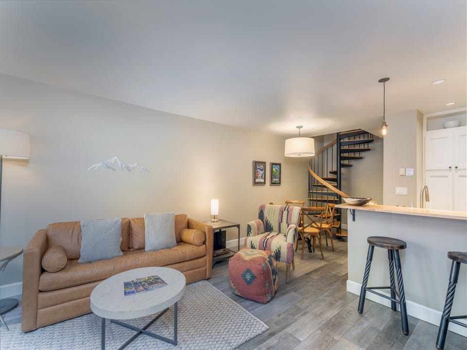 Natural Light as well as stunning views of the mountains.