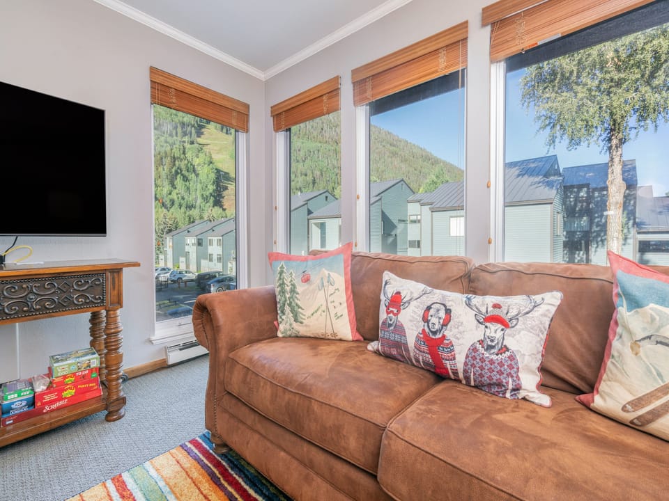 Great in town value. Walk everywhere, walk to ski lift and main street