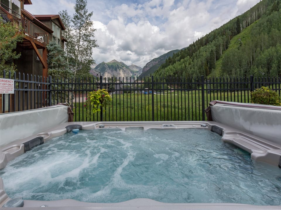 Tub