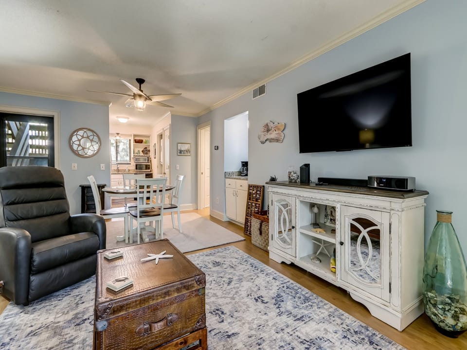 Living Room/TV