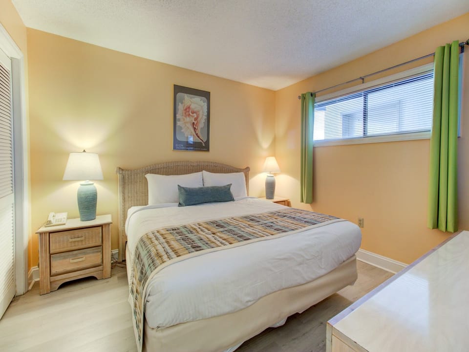 Atlantic Towers 709-print-035-031-Bedroom-4200x2760-300dpi