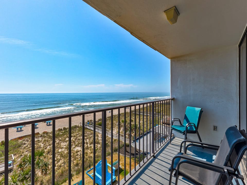 Atlantic Towers 511-print-021-028-Balcony-4200x2800-300dpi