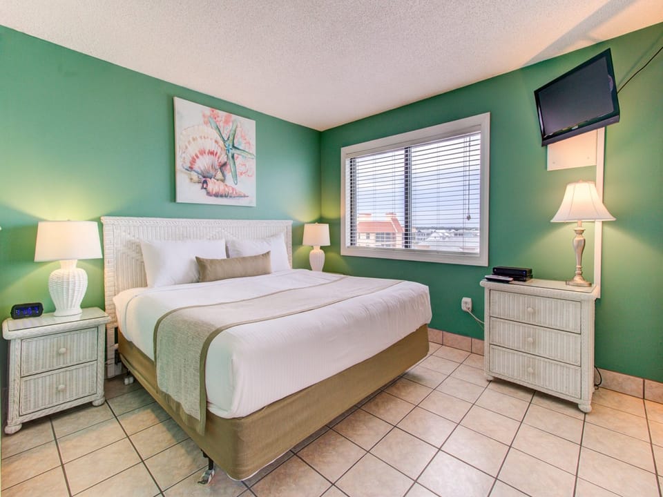 Atlantic Towers 701-print-012-029-Bedroom-4200x2760-300dpi