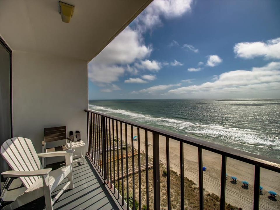 Atlantic Towers 1107-large-020-006-Balcony-1499x1000-72dpi