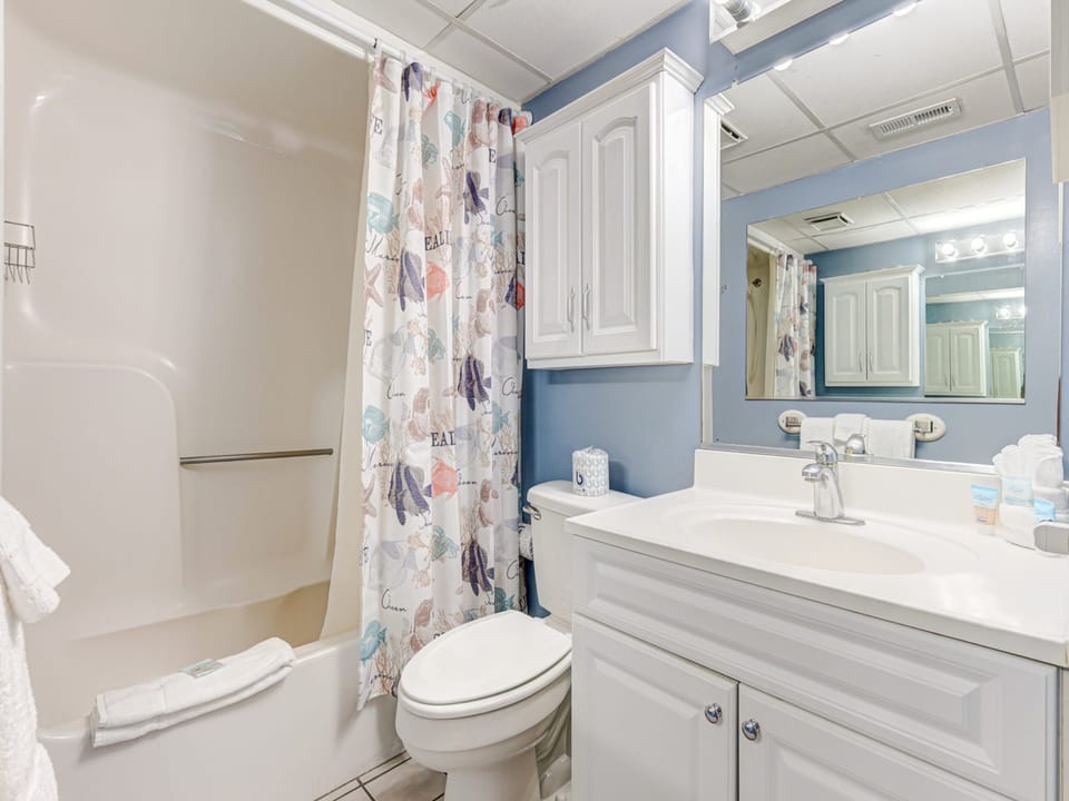 Atlantic Towers 801-print-017-002-Bathroom-4200x2801-300dpi